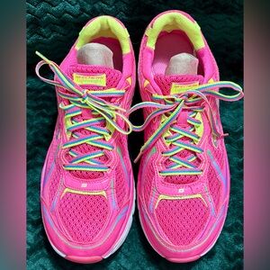 🩷 Skechers Hot Pink Memory Foam Sneakers